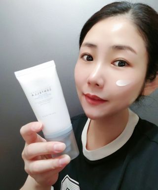 MF[스킨1004] 마다가스카르 센텔라 히알루-시카 워터핏 선세럼 50ml — 5점을 준 리뷰어가 2024년 5월 올린 사용 사진