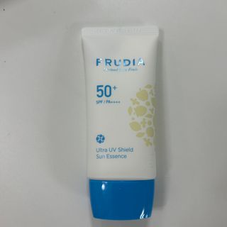 틱톡 [후르디아] 백탁NO! 화잘먹 수분광 선 에센스✨ — 5점을 준 리뷰어가 2023년 5월 올린 사용 사진