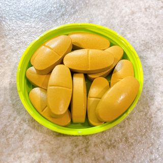 Swisse 스위스 고함량 밀크씨슬 35,000mg 60정 — 5점을 준 리뷰어가 2021년 11월 올린 사용 사진