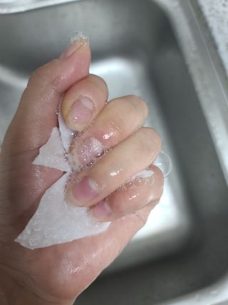 부직포나라 중금속유해물질ZERO 뜯어쓰는 주방 일회용수세미 60매 2매 — 5점을 준 리뷰어가 2022년 9월 올린 사용 사진