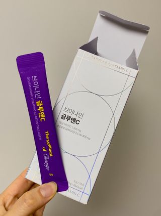 브이나인 글루타치온 비타민C 콜라겐 세라마이드 14포 1BOX — 5점을 준 리뷰어가 2022년 8월 올린 사용 사진