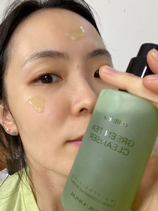 프리마인 메이크업과 들뜨는 각질까지 한방에 깐달걀로! 순하기까지한 셀베이스 그린티클렌저(200ml) — 5점을 준 리뷰어가 2023년 5월 올린 사용 사진
