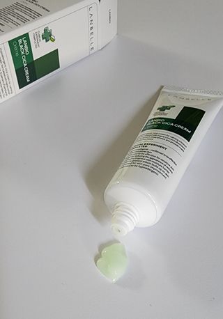랑벨 랑바이오 블랙 시카 크림 50ml(블랙비 프로폴리스, 시카 4종, 판테놀 10 함유) — 5점을 준 리뷰어가 2022년 7월 올린 사용 사진