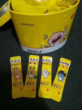 맛있는 비타민 습관 레모나 카카오프렌즈 에디션 — 3.5점을 준 리뷰어가 2021년 12월 올린 사용 사진