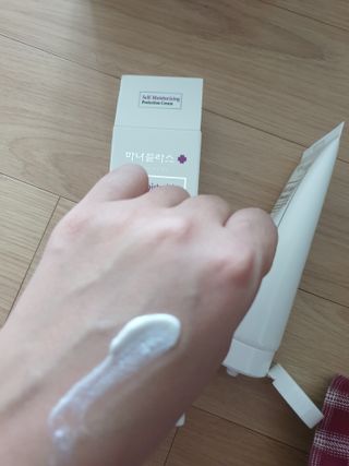 셀프 모이스처라이징 프로텍션 크림 셀프 모이스처라이징 프로텍션크림 — 5점을 준 리뷰어가 2022년 4월 올린 사용 사진