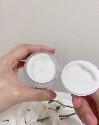 플레라디 에델바이스 인리치드 머랭 크림 — 3.5점을 준 리뷰어가 2021년 4월 올린 사용 사진