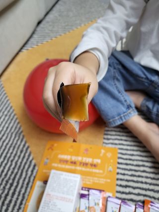 베거스코리아 [콜리케어] 키즈 홍삼콜리 딸기맛 14포 — 5점을 준 리뷰어가 2021년 10월 올린 사용 사진
