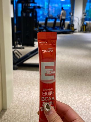 [인디닥터] 타이탄 BCAA 프로틴 젤리스틱 — 5점을 준 리뷰어가 2022년 4월 올린 사용 사진