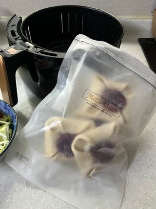 서브큐 메테뭉크 블루베리 크라운 냉동생지 (소포장) — 5점을 준 리뷰어가 2022년 6월 올린 사용 사진