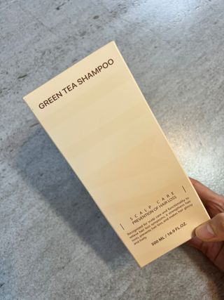 프리마인 더이상 뻣뻣하고 효과없는 탈모샴푸는 NO. 근본부터 케어하는 셀베이스 그린티샴푸(500ml) — 5점을 준 리뷰어가 2023년 4월 올린 사용 사진
