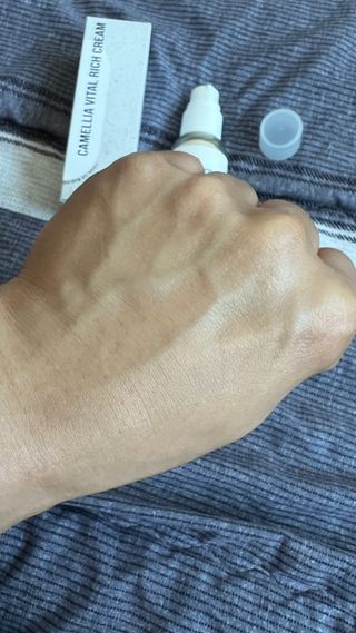 제주인디 카멜리아 바이탈 리치크림 (이너보틀 에디션) — 5점을 준 리뷰어가 2023년 4월 올린 사용 사진
