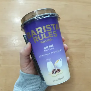 바리스타룰스 돌체 라떼 — 5점을 준 리뷰어가 2023년 4월 올린 사용 사진