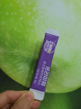 [유산균] 오마이락 프리미엄 포스트바이오틱스 30P — 5점을 준 리뷰어가 2022년 12월 올린 사용 사진