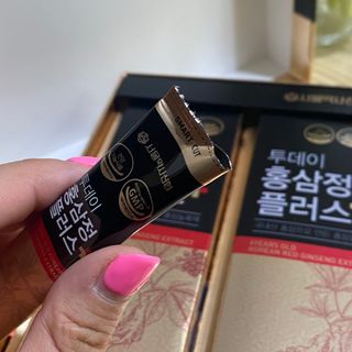 서울약사신협_투데이홍삼정플러스스틱_10g x 30포 — 5점을 준 리뷰어가 2021년 7월 올린 사용 사진