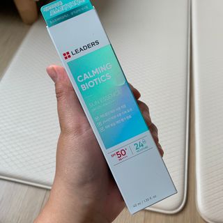 리더스코스메틱 리더스 카밍 바이오틱스 선 에센스 SPF 50+ PA++++ — 3.5점을 준 리뷰어가 2022년 7월 올린 사용 사진