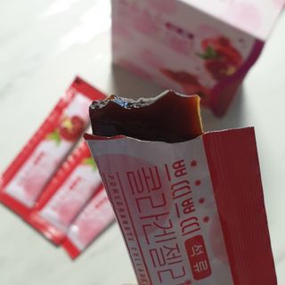헬스업_쁘띠쁘띠석류콜라겐젤리_20g x 14포 — 5점을 준 리뷰어가 2021년 3월 올린 사용 사진