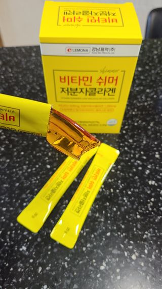 자연에온 경남제약 비타민 쉬머 저분자콜라겐 20g x 30포 — 5점을 준 리뷰어가 2021년 12월 올린 사용 사진