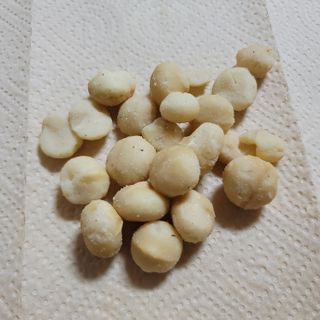 도이퉁 마카다미아 넛 90g  로얄 마카넛 오리지널 쏠트 허니 — 5점을 준 리뷰어가 2021년 3월 올린 사용 사진