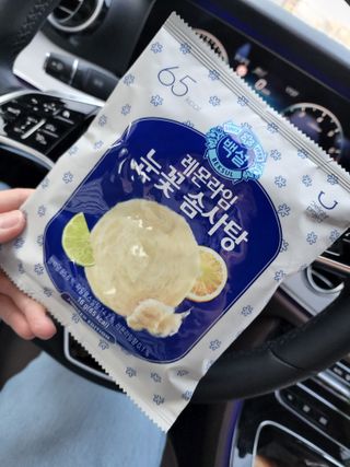 딜라이트 프로젝트  달콤한 눈꽃 간식세트( 눈꽃 솜사탕 / 레몬라임 솜사탕 / 달고나 총 7EA+스마트톡 증정) — 5점을 준 리뷰어가 2022년 5월 올린 사용 사진