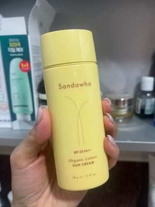 스킨큐어 산다화 유기농 레몬썬크림 — 3.5점을 준 리뷰어가 2022년 4월 올린 사용 사진
