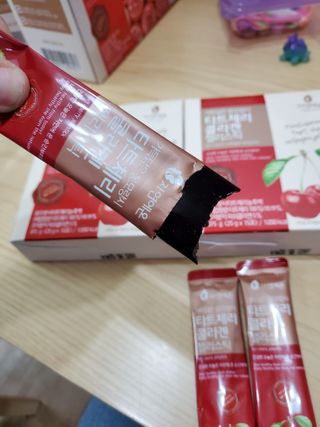자연에온 가득담은 몽모랑시 타트체리 콜라겐 젤리스틱 — 5점을 준 리뷰어가 2020년 12월 올린 사용 사진