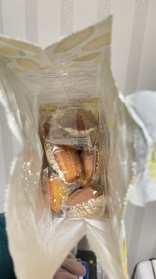 [메종콜리브리] 프랑스 마들렌 메종콜리브리 레몬 마들렌 2팩 — 5점을 준 리뷰어가 2021년 12월 올린 사용 사진