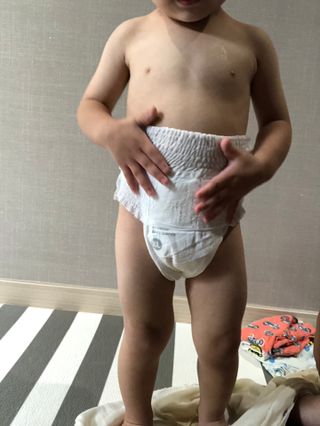 마더케이 처음 화이트라벨 팬티기저귀 — 5점을 준 리뷰어가 2021년 10월 올린 사용 사진