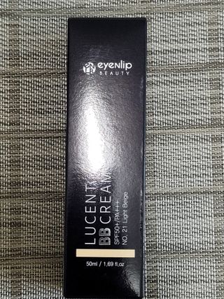 아이앤립 / EYENLIP 아이앤립 루센트 비비크림 2 Color — 4점을 준 리뷰어가 2021년 5월 올린 사용 사진