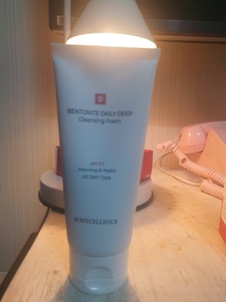바디셀런스 벤토나이트 데일리 약산성 딥클렌징폼 120ml — 5점을 준 리뷰어가 2022년 1월 올린 사용 사진