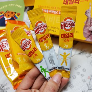 광동제약 [광동] 비타500데일리스틱 70포X2개 + 뚱랑이엽서 + 쇼핑백 증정 — 5점을 준 리뷰어가 2022년 1월 올린 사용 사진