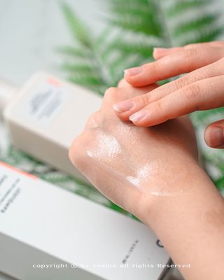 로우퀘스트 베리어 인핸싱 토너투에센스 200ml — 5점을 준 리뷰어가 2023년 11월 올린 사용 사진