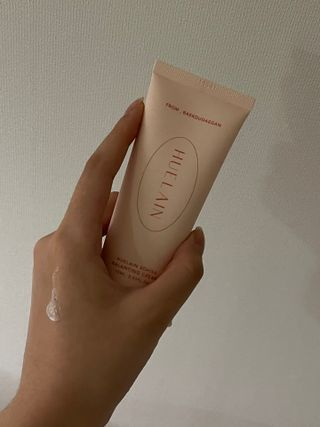 [휴랑] 오미자 2,000알로 피부 생기를 채워주는 밸런싱 크림 — 4점을 준 리뷰어가 2021년 10월 올린 사용 사진