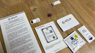 아클리브 Eco 항균 항바이러스 액정 보호필름(iPhone) — 5점을 준 리뷰어가 2022년 8월 올린 사용 사진
