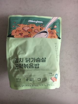 [푸딩팩토리] 요잇조잇 닭갈비 닭가슴살/김치 닭가슴살 곤약볶음밥 2종 (김치볶음밥 2개 닭갈비 볶음밥 1개) — 3.5점을 준 리뷰어가 2022년 8월 올린 사용 사진