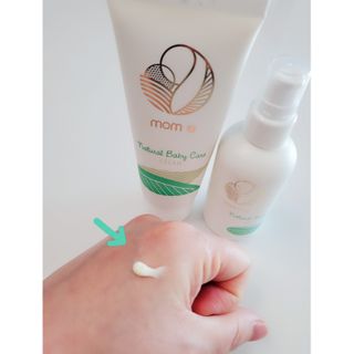 mom e 맘이 내추럴 베이비 케어 크림+바디오일 — 5점을 준 리뷰어가 2021년 1월 올린 사용 사진