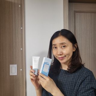 [스킨1004] 마다가스카르 센텔라 히알루-시카 워터핏 선세럼 50ml — 5점을 준 리뷰어가 2024년 5월 올린 사용 사진