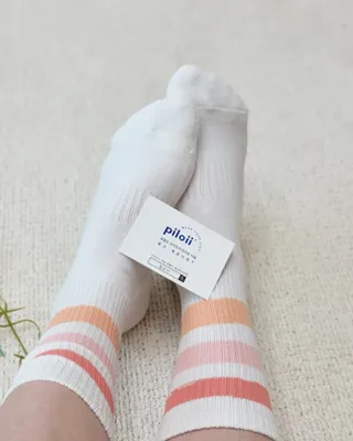 사이즈가 있는 양말 필로이 운동하기 좋은 날!_스포츠 크루 양말 4족 세트_남여 각각 (S,M,L)_컬러 랜덤 발송 — 5점을 준 리뷰어가 2022년 5월 올린 사용 사진