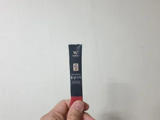 [푸름웰니스] 프리미엄 6년근 홍삼스틱 3mg x 100포 — 4점을 준 리뷰어가 2022년 4월 올린 사용 사진