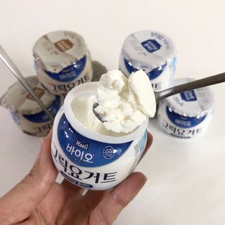 매일바이오 그릭요거트 오리지널 플레인 4개, 로스터리 커피믹스 4개 — 5점을 준 리뷰어가 2021년 12월 올린 사용 사진
