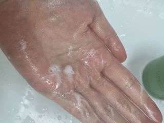 프리마인 메이크업과 들뜨는 각질까지 한방에 깐달걀로! 순하기까지한 셀베이스 그린티클렌저(200ml) — 5점을 준 리뷰어가 2023년 3월 올린 사용 사진