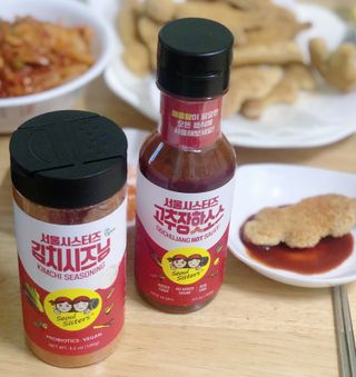 [서울시스터즈] 김치시즈닝 국내 최초 뿌려먹는 김치파우더 100g 1개+ 신제품 고추장 핫소스 185g 1개 — 5점을 준 리뷰어가 2021년 9월 올린 사용 사진