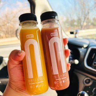 BLENDY'S 핑크 스무디+블론디 스무디 — 5점을 준 리뷰어가 2021년 12월 올린 사용 사진