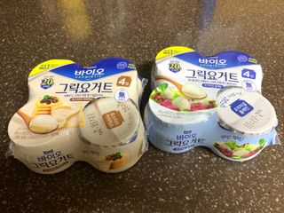 매일바이오 그릭요거트 오리지널 플레인 4개, 로스터리 커피믹스 4개 — 5점을 준 리뷰어가 2021년 12월 올린 사용 사진