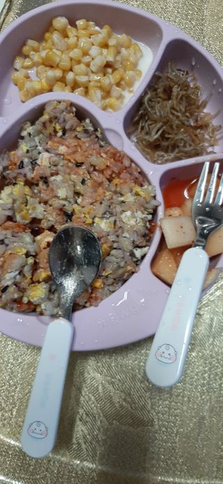 유비맘 스푼포크 케이스 세트 1+1 _컬러랜덤 발송 — 5점을 준 리뷰어가 2020년 12월 올린 사용 사진