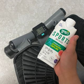 셀렉스스포츠 셀렉스 스포츠 웨이 프로틴 복숭아_ 330ml x 12팩 — 3점을 준 리뷰어가 2021년 7월 올린 사용 사진