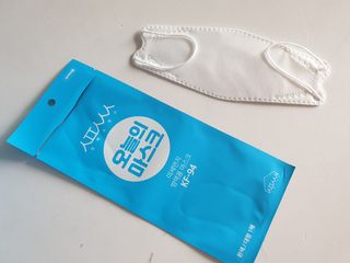 [심폐소생소] KF94 오늘의 마스크 대형 — 5점을 준 리뷰어가 2021년 8월 올린 사용 사진