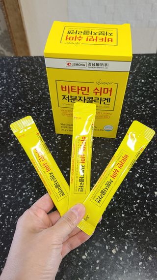 자연에온 경남제약 비타민 쉬머 저분자콜라겐 20g x 30포 — 5점을 준 리뷰어가 2021년 12월 올린 사용 사진