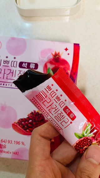 헬스업_쁘띠쁘띠석류콜라겐젤리_20g x 14포 — 5점을 준 리뷰어가 2021년 2월 올린 사용 사진