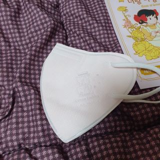 [숨그림]  덴탈마스크 짱구 우리아이 그리고 내가 쓰는 믿을수있는 케릭터 마스크  16종 — 5점을 준 리뷰어가 2021년 10월 올린 사용 사진