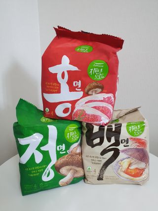 [풀무원] 자연은맛있다 정면, 백면, 홍면  세트 — 5점을 준 리뷰어가 2021년 4월 올린 사용 사진